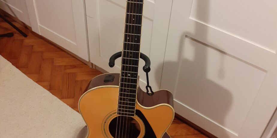 Guitarra semi-acústica Yamaha LJX6C